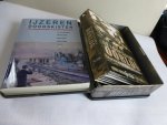  - De Loopgravenoorlog. De volledige geschiedenis van de eerste wereldoorlog  in 5 DVD's + Het boekje "IJzeren Doodskisten". Paperback 151 pagina's.