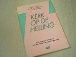 Peters, J. - Kerk op de helling / druk 1 / veranderingen in katholiek Nederland en gevolgen voor de pastoraal
