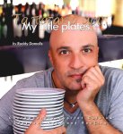 Damalis , Roddy . [ ISBN 9789963990702 ] 4319 ( Gesigneerd met een opdrachtje van de auteur ) - My Little Plates . ( Contemporary Cypriot Cuisine . ) 'My Little Plates' has been created in celebration of contemporary Cypriot cuisine. Restaurateur, self-taught chef, television presenter and teacher, Roddy Damalis shares three decades of -