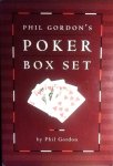 Gordon , Phil . The box  [ isbn 9781416936428 ] Deel 1 [ isbn 9781416936411 ] & Deel 2 [ isbn 9781416903673 ] &  Deel 3 [ isbn 9781416927198 ] - Phil Gordon's Poker Box Set . ( 1 / Phil Gordon's Little Black Book -  321p  , 2 / Phil Gordon's Little Green Book - 286 p , 3 / Phil Gordon's Little Blue Book - 379 p . )