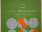 Douglas Jackson, W.A. (Editor), Marwyn S. Samuels (Editor) - Politics and Geographic Relationships: Towards a New Focus