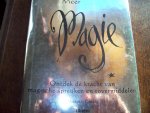 Marian Green - "Meer Magie"  Ontdek de kracht van magische spreuken en tovermiddelen.