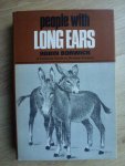 Borwick, Robin - People with long ears A practical guide to donkey-keeping