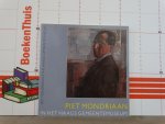 Henkels, Herbert, Delbo, P. (foto's) - Piet Mondriaan in het Haags gemeentemuseum