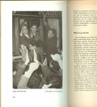 Hiltermann, Mr.G.B.J. - Dit is uw wereld .. Spanningen en conflicten van deze tijd