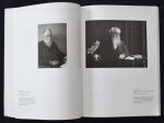 Wierts, Henk (samenst.) - Photographieën & Dynastieën / Beroepsfotografie in Groningen 1842-1940