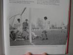 Dirk van der Kaap. - Drenthe"s Voetbaltrots. Zestien jaar betaald voetbal in Zwartemeer / S.C. Drente  1955 - 1971.
