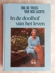 Vries - van der Lichte, Ina de - In de doolhof van het leven [ isbn 9036409470 ]