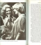 Blundell, Nigel  en  Blackhall, Susan .. Vertaling  Olaf Brenninkmeijer en Anneke Helmond  , Jeske Nelissen  met Bastienne Otten - De ondergang van het Britse koningshuis. Van Willem de Veroveraar, prins Edward VIII en Elisabeth II tot Diana