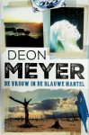 Deon Meyer 39069 - De  vrouw in de blauwe mantel  (luxe editie)