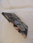 Daniel Pajaud; translated by J. Peter Tallon ; photographies by Nelly Bariand - Marvellous world of fossils.