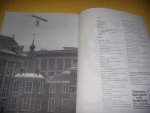 Buul, Piet van (e.a.) - Kunst en strijd. 100 Jaar kunstvakorganisaties