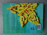Rijst, Mirjam van der / Harold Pereira / Eveline Stoel / Martien Holtzappel / Nawal Batoun - UN BUKU Onze Surinaamse keuken