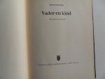 Reich, Hanns (fotografie); Beugel, Ina van der (tekst) - Vader en kind. - Een [Prachtig] NBC-fotoboek.