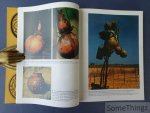 Esther A. Dagan. - When Art Shares Nature's Gift: the African Calabash / Quand l'Art s'allie a la Nature: la Calebasse Africaine. [texte ENG-FR]