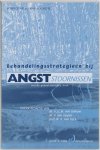 Dr. A.J.L.M. van Balkom, Dr. P. van Oppen, Prof. Dr. R. van Dyck - Behandelingsstrategieen bij angststoornissen Tweede geheel herziende druk