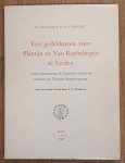 GULIK, E. VAN & H. D. L. VERVLIET - Een gedenksteen voor Plantijn en Van Raphelingen te Leiden, waarin opgenomen de Catalogus Librorum residvorum Tabernae Raphelengianae