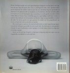 Turlington , Christy . [ isbn  9789069636085 ]  2317 - Leven met Yoga . ( Op zoek naar innerlijke schoonheid . )  Topmodel Christy Turlington maakt ons in haar boek deelgenoot van haar passie voor yoga. Het boek is toegankelijk, aantrekkelijk en inzichtelijk en zal een breed publiek aanspreken.  -