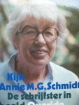 Kees Fens e.a. - "Kijk,  Annie M.G. Schmidt"  De schrijfster in beeld.