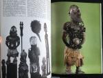 Xavier Gilles - Artikel van 14pp getiteld Collectioneurs de Reve [Olivier Le Corneur & Jean-Claude Bellier], over Afrikaanse kunst