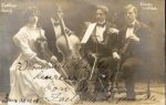 Zoellner Quartet: - [Fotopostkarte mit eigenh. Weihnachtswunsch]
