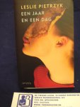 Pietrzyk, Leslie - Een jaar en een dag