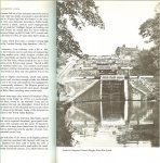 Mcknight, Hugh .. Editorial adviser  :  Charles Hadfield  ..  en Rijk geillustreerd in kleuren foto's en zwart wit foto's - Inland Waterways  .. The Shell Book of Inland Waterways