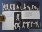Ryusho Sakagami. - Nunchaku and Sai: Ancient Okinawan Martial Arts.