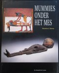 Raven, Maarten J. - Mummies onder het mes