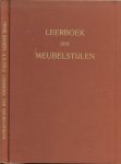 Baaren Sr Henk leraar tekenen M.O * A.G.Vélu leraar Nijverheidsonderwijs...ter inleiding 1947 februari-Den Haag W.Boerhave Beekman * deze moet bij elke fanaat in de boeken kast staan - Leerboek der meubelstijlen * Ten dienste van hen die studeren voor een der vakexamens woninginrichting of de akte NX,revens handboek voor de belangstellende leek