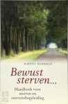 M. Hummelen - Bewust sterven.... handboek voor sterven en stervensbegeleiding