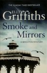 Elly Griffiths 41673 - Smoke and mirrors