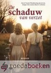 Saffier, Arianna - De schaduw van verzet *nieuw* --- Als de Tweede Wereldoorlog zijn tol eist dreigen twee zussen elkaar te verliezen. Saffier, Arianna - De schaduw van verzet *nieuw* --- Als de Tweede Wereldoorlog zijn tol eist dreigen twee zussen elkaar te verliezen.