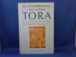 Buijs, Lineke en Storm, Marianne ( uit het Hebreeuws vert. door) - Tora. De onderwijzing van Mosje