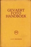 Craeybeckx, A.H.S. - Gevaert foto handboek. Een praktische leidraad voor al wie fotografeert Craeybeckx, A.H.S. - Gevaert foto handboek. Een praktische leidraad voor al wie fotografeert
