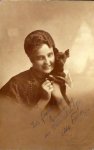Fischer, Hilde: - [Fotopostkarte mit eigenh. Widmung und Signatur]