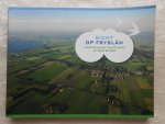 Terwisscha van Scheltinga, Kees / Theun Wiersma / e.a. - Sicht op Fryslân, ûntdekkingsreis troch Fryslân yn wurd en byld [ isbn 9789078559184 ]. INCLUSIEF bijbehorende DVD van Omrop Fryslân met 9 ôfleverings fan 25 minuten