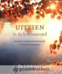 Schipper, Ds. J. - Uitzien in de levensavond *nieuw* - laatste exemplaar! --- Korte overdenkingen voor ouderen