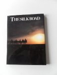 Bonavia, Judy; Illustrator : Yip, Jacky - The Silk Road. Met kranteknipsels