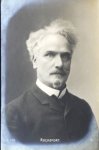 Rochefort, Henri: - [Fotopostkarte, halbe Figur, en face]
