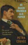 Petra Couvée - De dagen branden als papier Petra Couvée - De dagen branden als papier