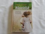 Noort, Lydia van den - Bloeitijd. Gezinsboek voor karaktervorming en huisgodsdienst