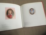 Tiethoff, Marieke ea - Portretten in miniatuur / portretminiaturen uit de stadhouderlijke en koninklijke verzamelingen