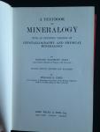 Salisbury Dana, Edward - A Textbook of Mineralogy, With an extended treatise on crystallography and physical mineralogy