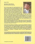 Tolle , Eckhart . [ isbn 9789020282306 ]  3822 - De  Kracht  van  het  Nu . (  Gids voor spirituele verlichting . )  Tolle's praktische en mystieke boodschap reikt ons transcendente waarheden aan die ons vrij maken. Om de weg te gaan die wordt beschreven in De kracht van het Nu dien je de -