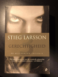 Stieg Larsson - Millennium Trilogie: De vrouw die met vuur speelde