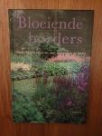 Voskuil Julia - Bloeiende Borders Meer dan 200 bloeiende vaste planten