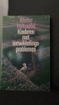 Holtzapfel, W. - Kinderen met ontwikkelingsproblemen. Inzichten uit de antroposofische heilpedagogie.