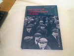 Wilschut, A. - Kleine Geschiedenis van Nederland Tijd van wereldoorlogen en crisis 1900-1950 / kleine Geschiedenis van Nederland 9