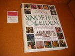 Christopher Brickell, David Joyce - Terra`s Handboek snoeien en leiden. Een geheel geillustreerde stap-voor-stap handleiding